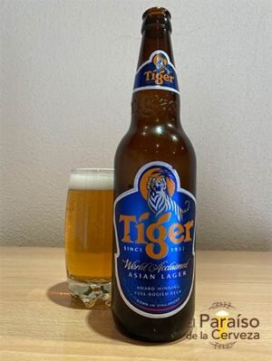 La cerveza Tiger Asian Lager asiatica de Singapur