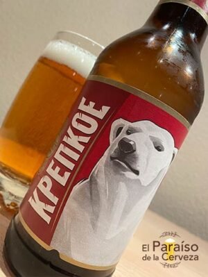 La cerveza Beliy Medved Krepkoe Oso Blanco Roja - Белый медведь de Rusia